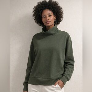 Kinesis Turtleneck Pullover - Olive Green